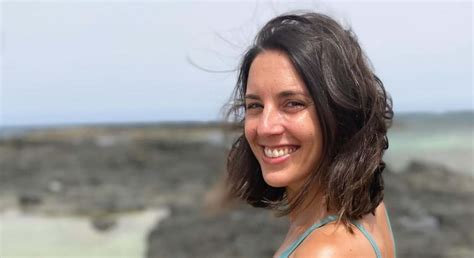 Irene Montero posa en bikini y presume de figura en la playa .